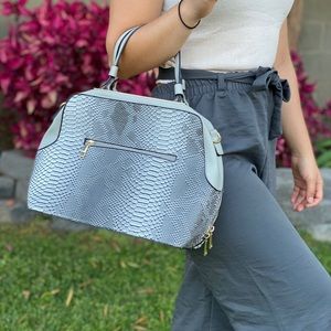 FAUX LEATHER GREY SNAKE SKIN/CROC PURSE